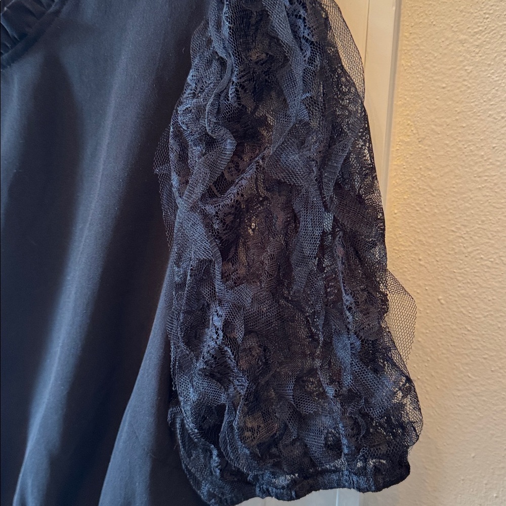 ANDREE BY UNIT Black Lace Puff Sleeve Peplum Top